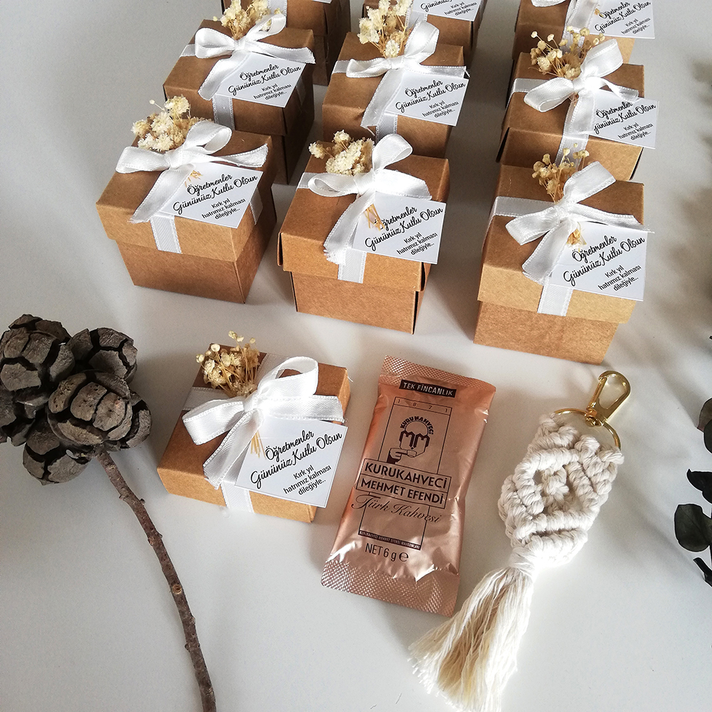 ÖĞRETMENLER GÜNÜ HEDİYESİ KUPA BARDAK ANAHTARLIK ÇİKOLATA KALEM SINIF HEDİYESİ ÖĞRETMEN 24 KASIM