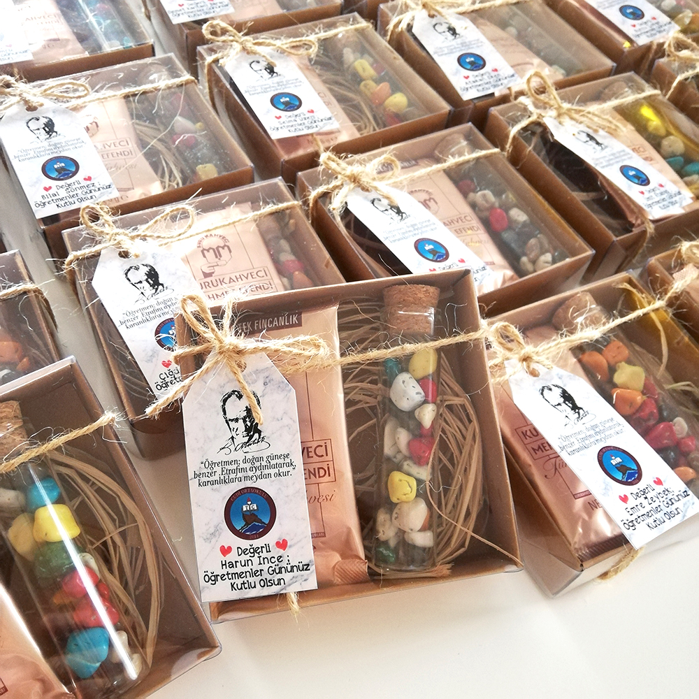 ÖĞRETMENLER GÜNÜ HEDİYESİ KUPA BARDAK ANAHTARLIK ÇİKOLATA KALEM SINIF HEDİYESİ ÖĞRETMEN 24 KASIM