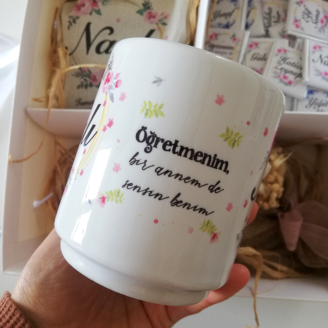 ÖĞRETMENLER GÜNÜ HEDİYESİ KUPA BARDAK ANAHTARLIK ÇİKOLATA KALEM SINIF HEDİYESİ ÖĞRETMEN 24 KASIM