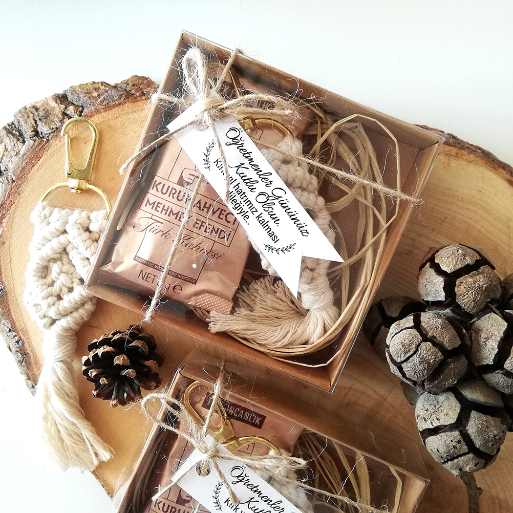 ÖĞRETMENLER GÜNÜ HEDİYESİ KUPA BARDAK ANAHTARLIK ÇİKOLATA KALEM SINIF HEDİYESİ ÖĞRETMEN 24 KASIM