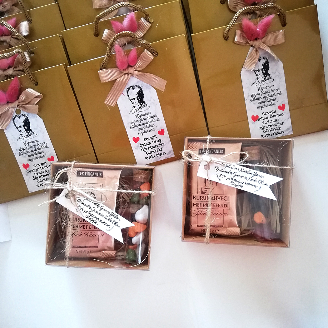ÖĞRETMENLER GÜNÜ HEDİYESİ KUPA BARDAK ANAHTARLIK ÇİKOLATA KALEM SINIF HEDİYESİ ÖĞRETMEN 24 KASIM
