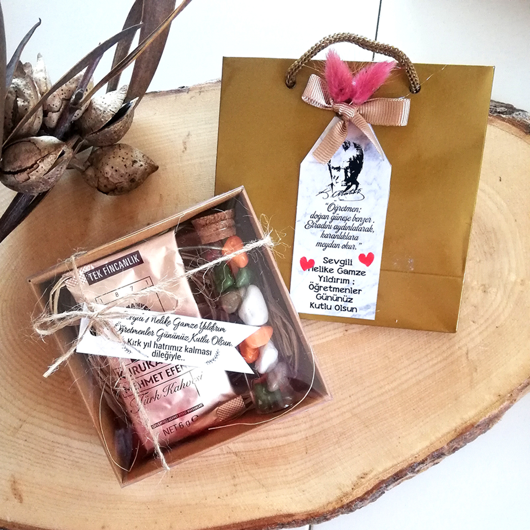 ÖĞRETMENLER GÜNÜ HEDİYESİ KUPA BARDAK ANAHTARLIK ÇİKOLATA KALEM SINIF HEDİYESİ ÖĞRETMEN 24 KASIM