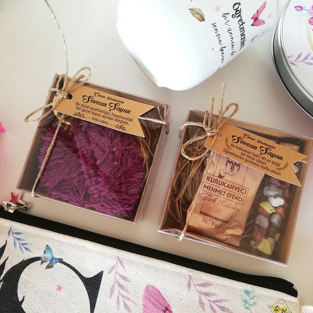 ÖĞRETMENLER GÜNÜ HEDİYESİ KUPA BARDAK ANAHTARLIK ÇİKOLATA KALEM SINIF HEDİYESİ ÖĞRETMEN 24 KASIM